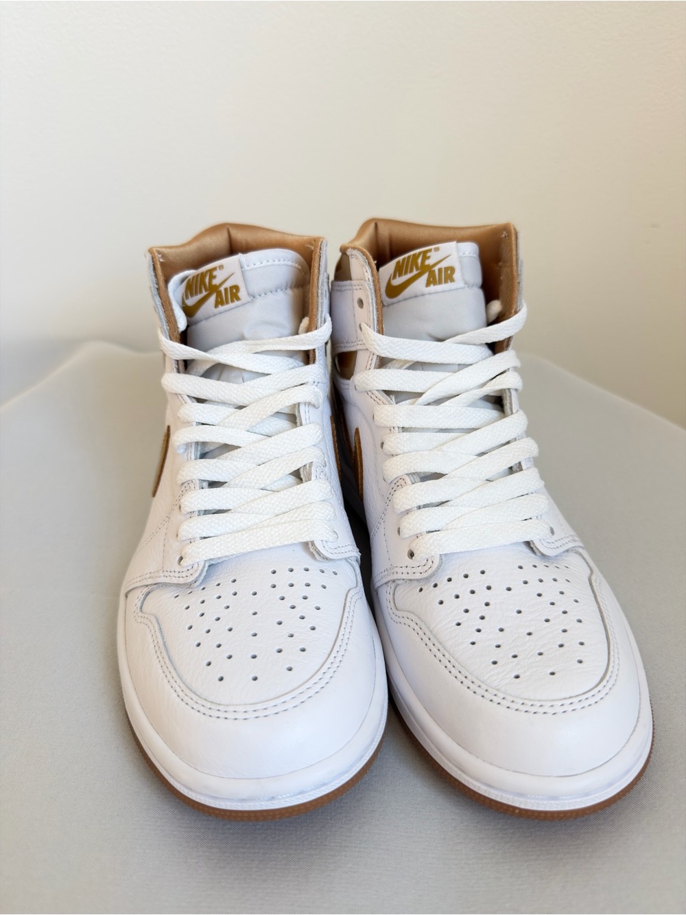 Air Jordan 1 Retro High OG Metallic Gold Women’s Size 6 FD2596-107 - Picture 3 of 12